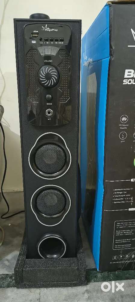 Tower bluetooth speaker