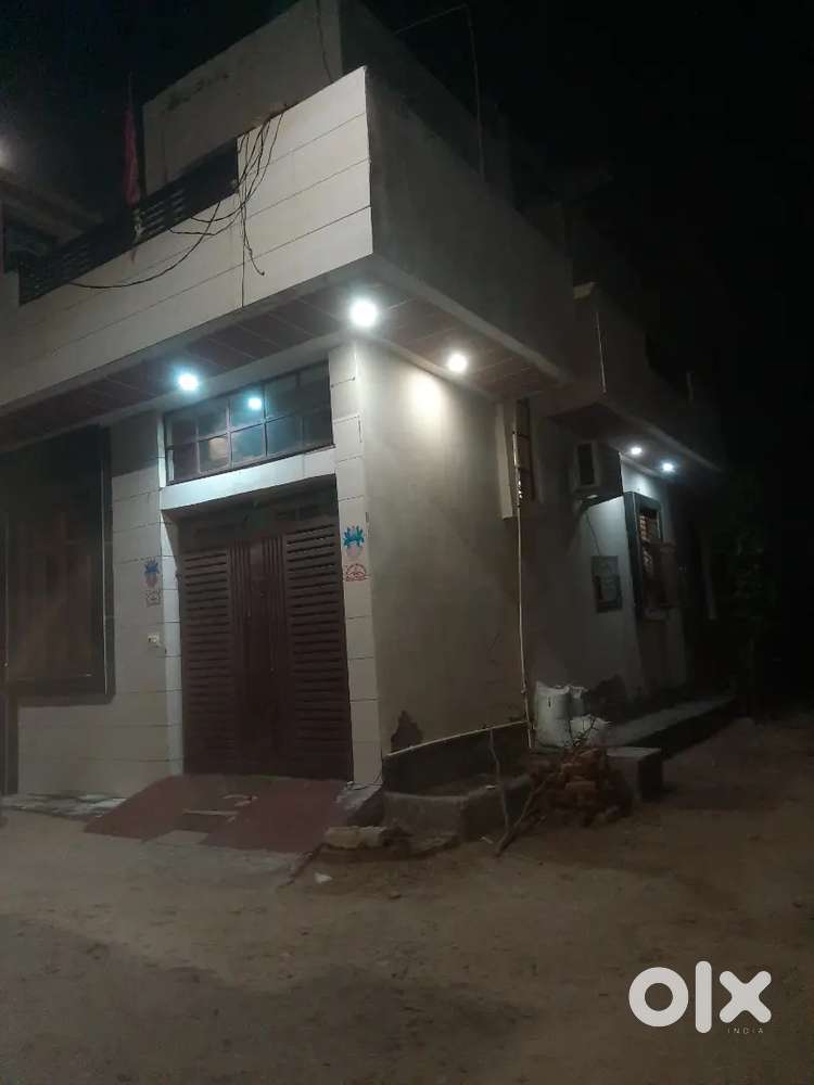 Beautiful House in 55 guj plot