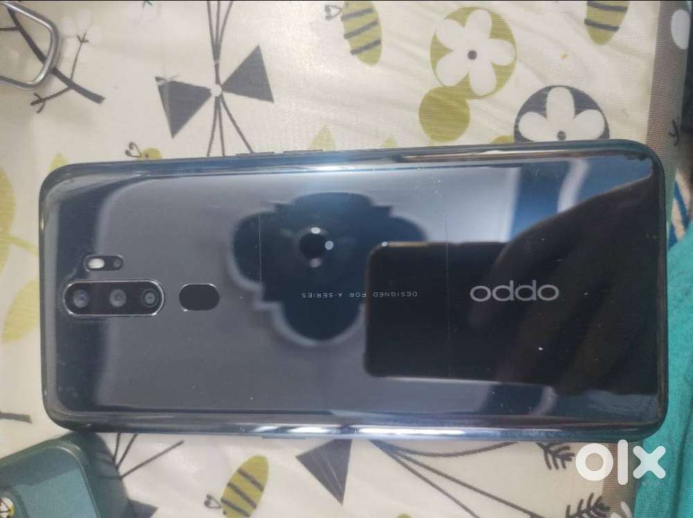 Oppo A5 2020 Box and back cover available.