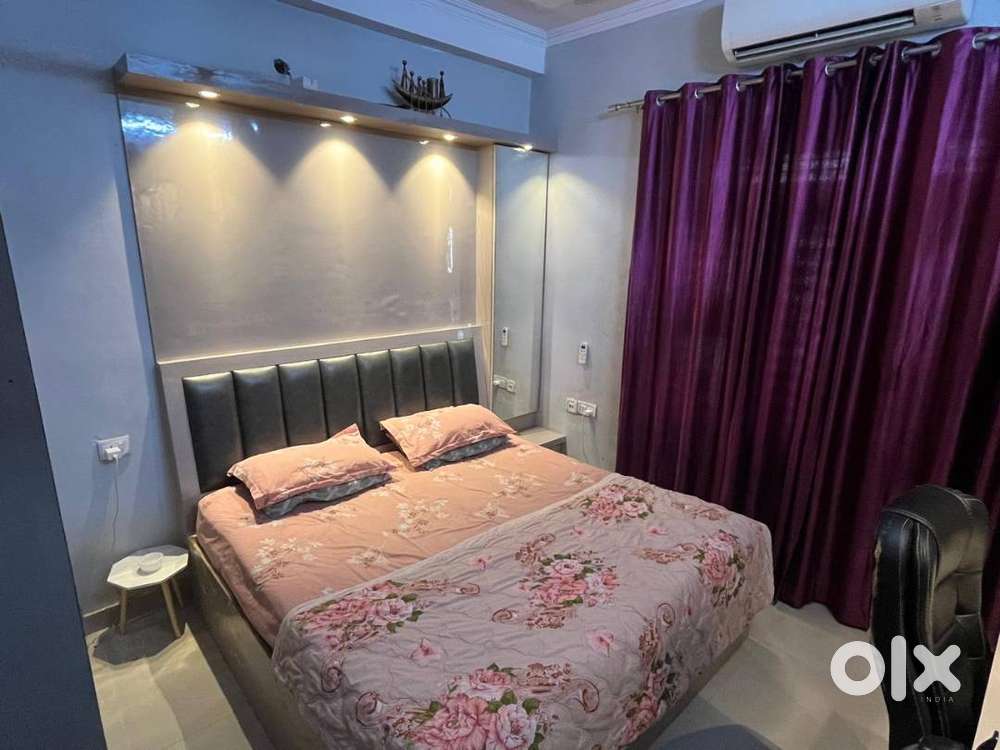 SMALL INDEPENDENT HOUSE