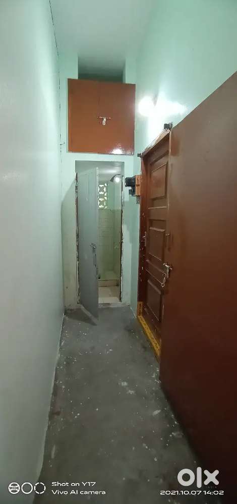 SINGLE ROOM AVAILABLE FOR EMPLOYEES OR OFFICE OR BACHELOR LADIES