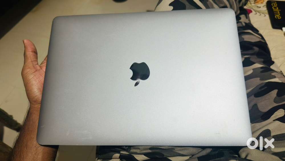 Macbook pro M2