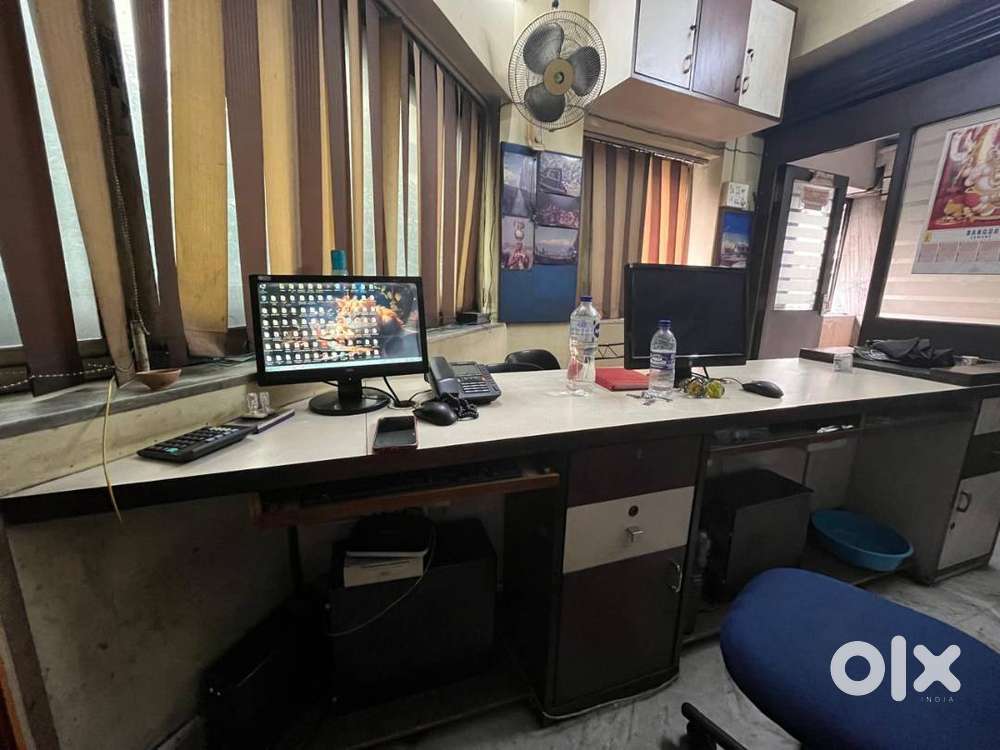 Selling an Office Computer Table and furniture