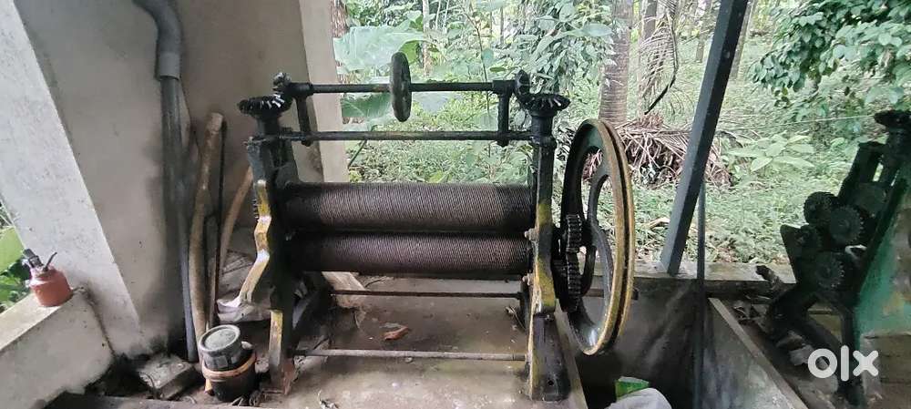 Rubber Sheet Roller Machine (Heavy Duty, Good Condition)