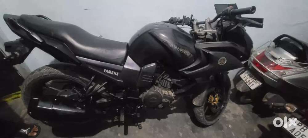 Yamaha fazer 2012 model