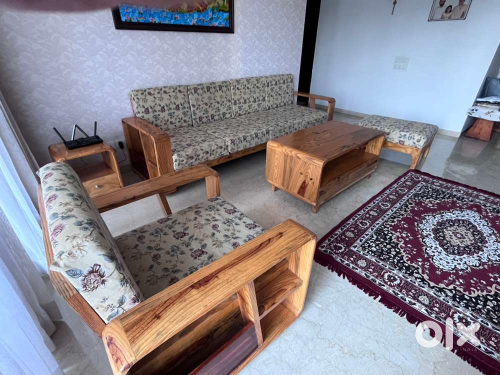 Sofa set 4 seater, 1 seater, 1 Seater without backrest, 1 center table