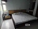 Double bed woth two side drawers