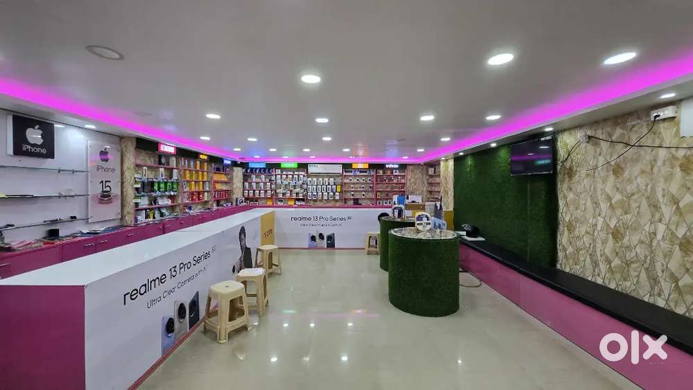 Shop in prime location