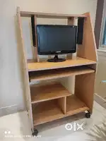 Computer table