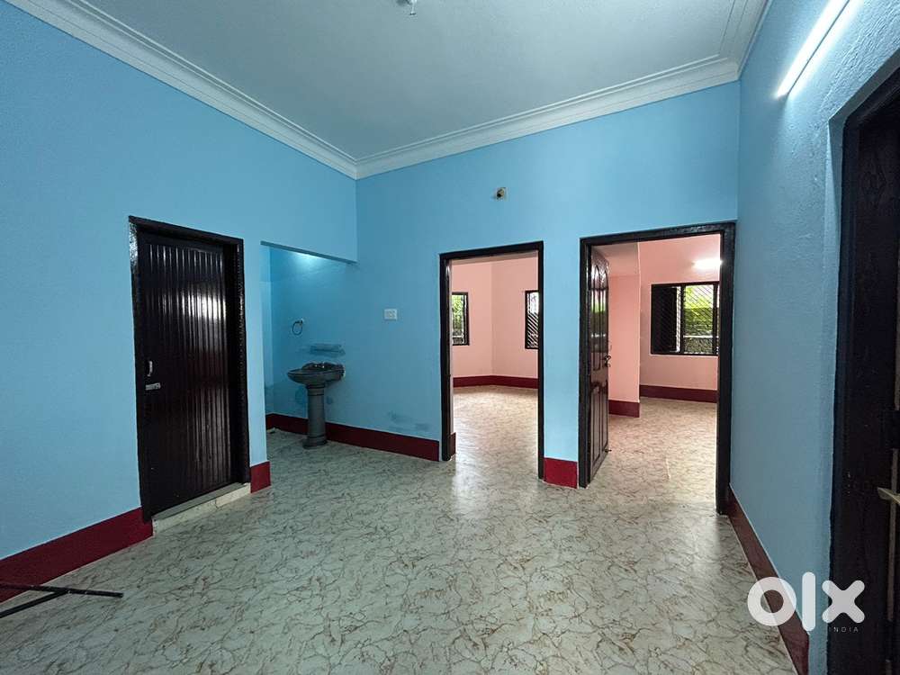 House rent for 2 lohk at canal Road, Bomikhal only for family