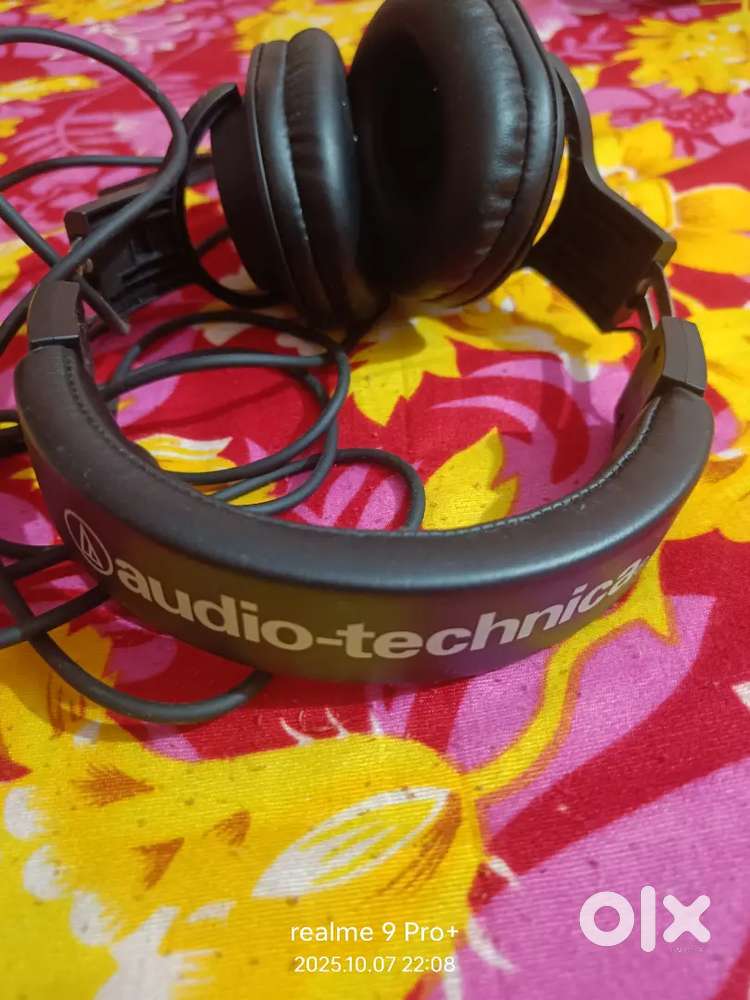 Audio technica HEADPHONES
