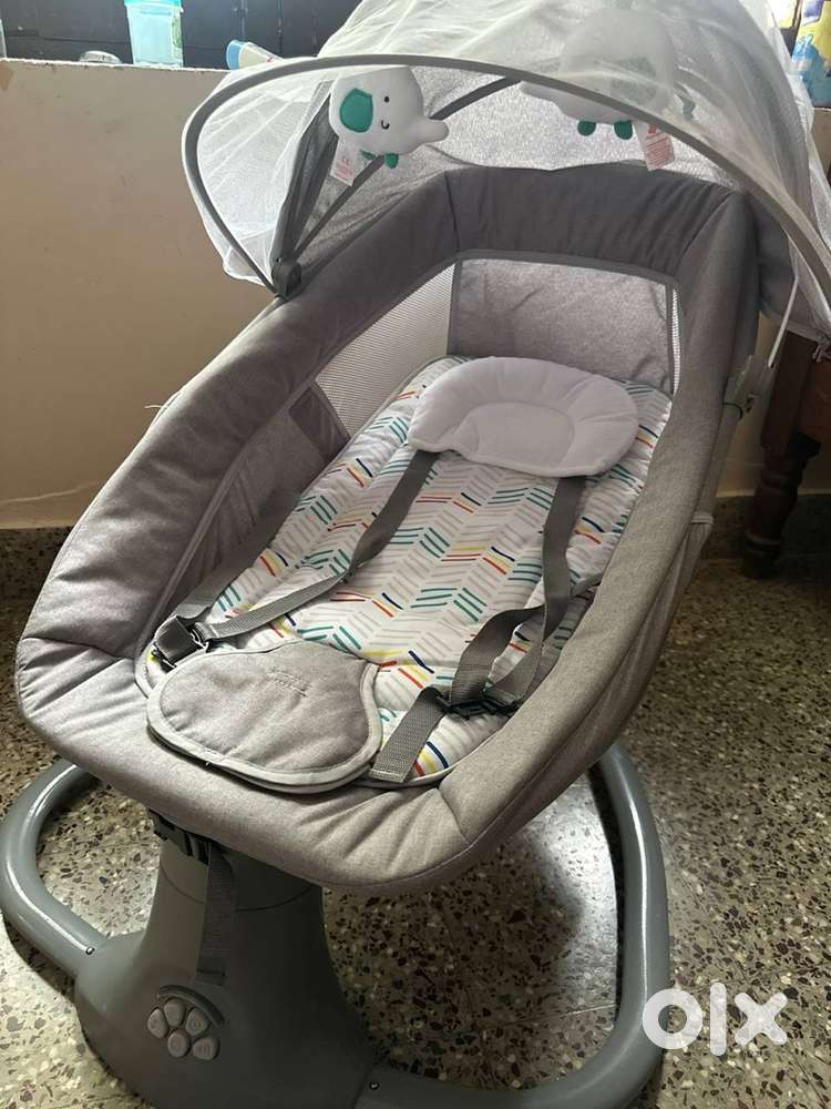 Mastela Deluxe Multi Function Swing with Music - Grey for good sleep