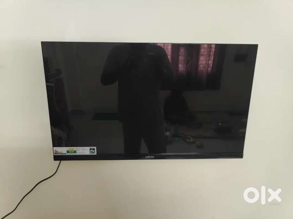 Brand new TV used 1 week only