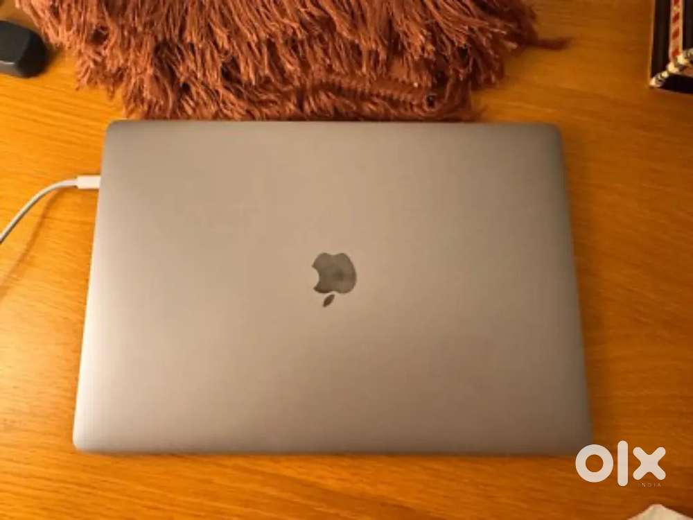 APPLE AIR M1 MACBOOK