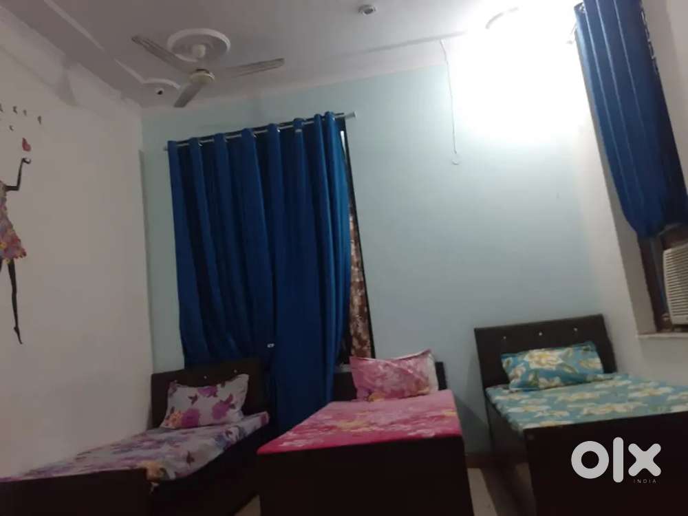 NO BROKERAGE 500+ Best Boys PGs with meals & amenities in Noida!