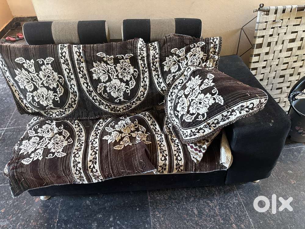 Sofa set with Pillos