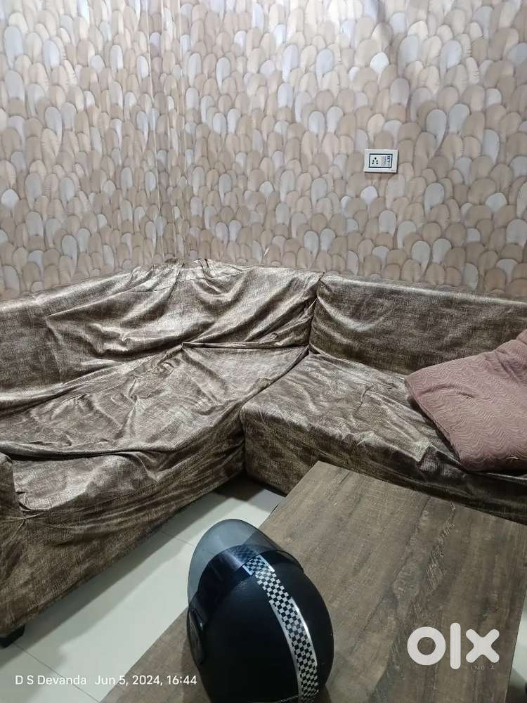 3 BHK fully furnished flat available Ready to Shift