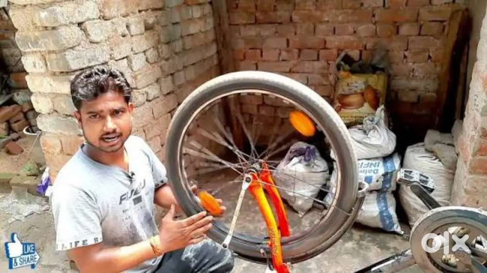साइकिल मैकेनिक मोटरसाइकिल स्कूटर पंचर बनाना