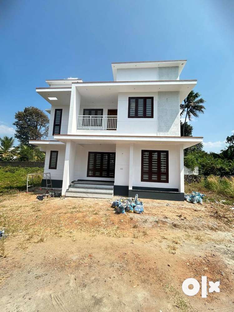 1700SqFt villa/ 4cent 3bhk/60 lakh Puranattukara Thrissur
