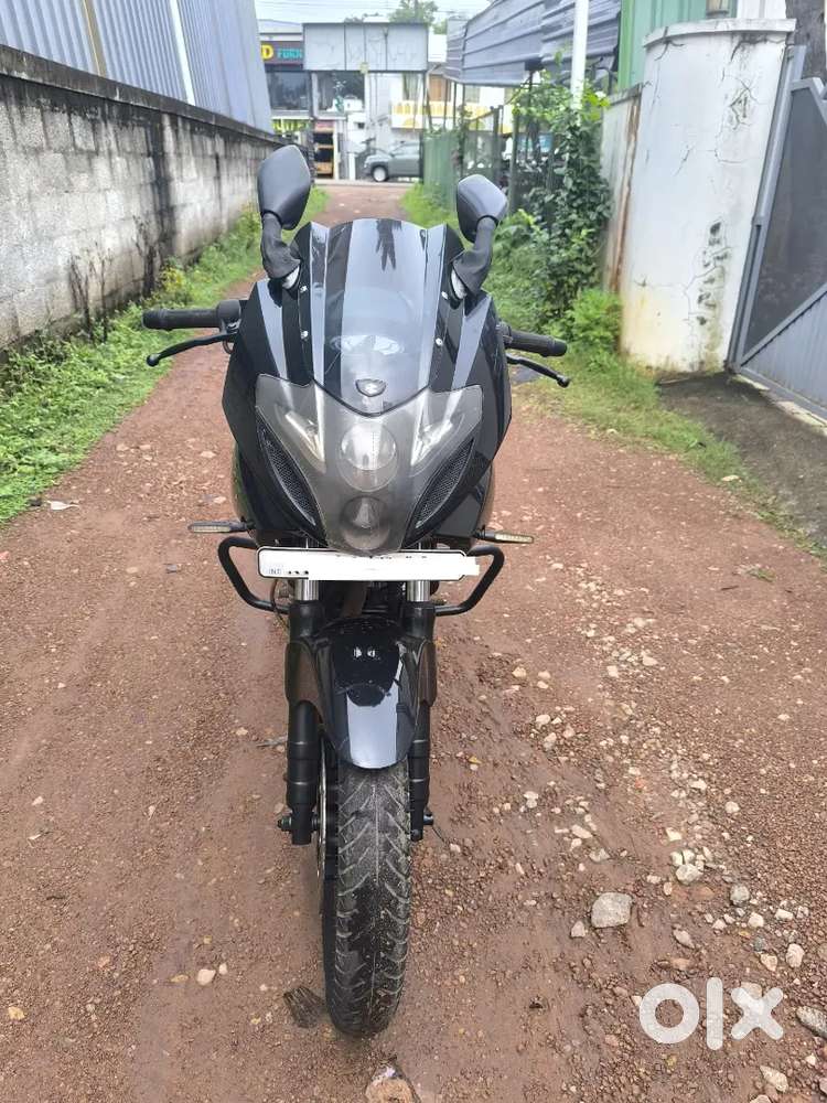 2012 Model Pulsar 220