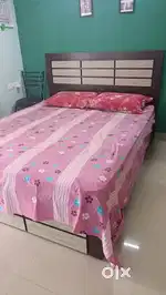 Wooden cot with storage type