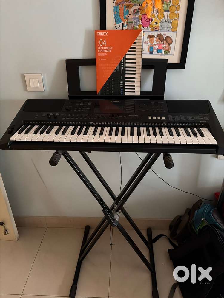 Yamaha Keyboard E453