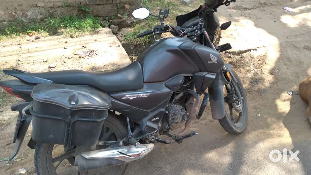 Bought in 2024 Aug, fully new mileage 77kmpl