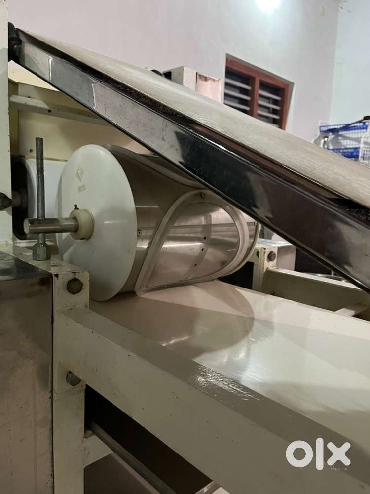 Semi automatic chappathi machine
