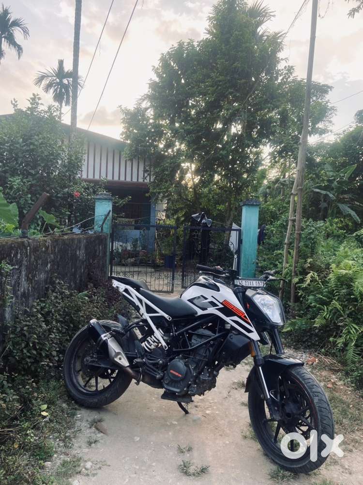 Duke 200 bs6 with bs4 390 exhaust