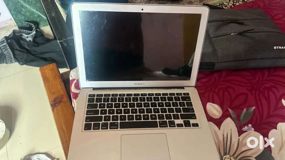 Apple Laptop