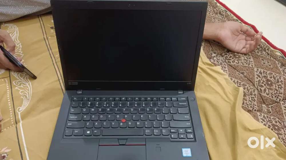 Lenova think pad L480.   Ram 8gb   Ssd 256gb  processer i3