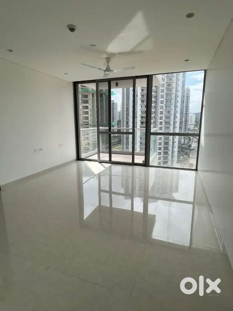 1 female roommate needed in Hinjewadi