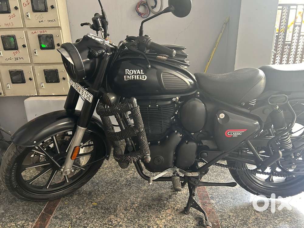 RE CLASSIC 350 , stealth black.