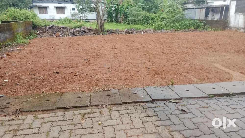 5 .400cent Unichira, edappally Lulu Mall 1km