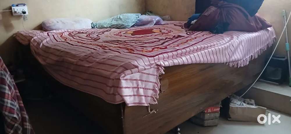 Double bad with matters and dressing