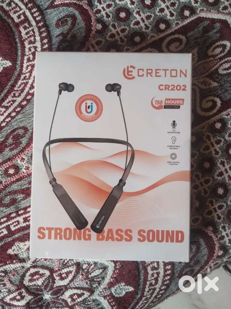 Wireless headphones sealed