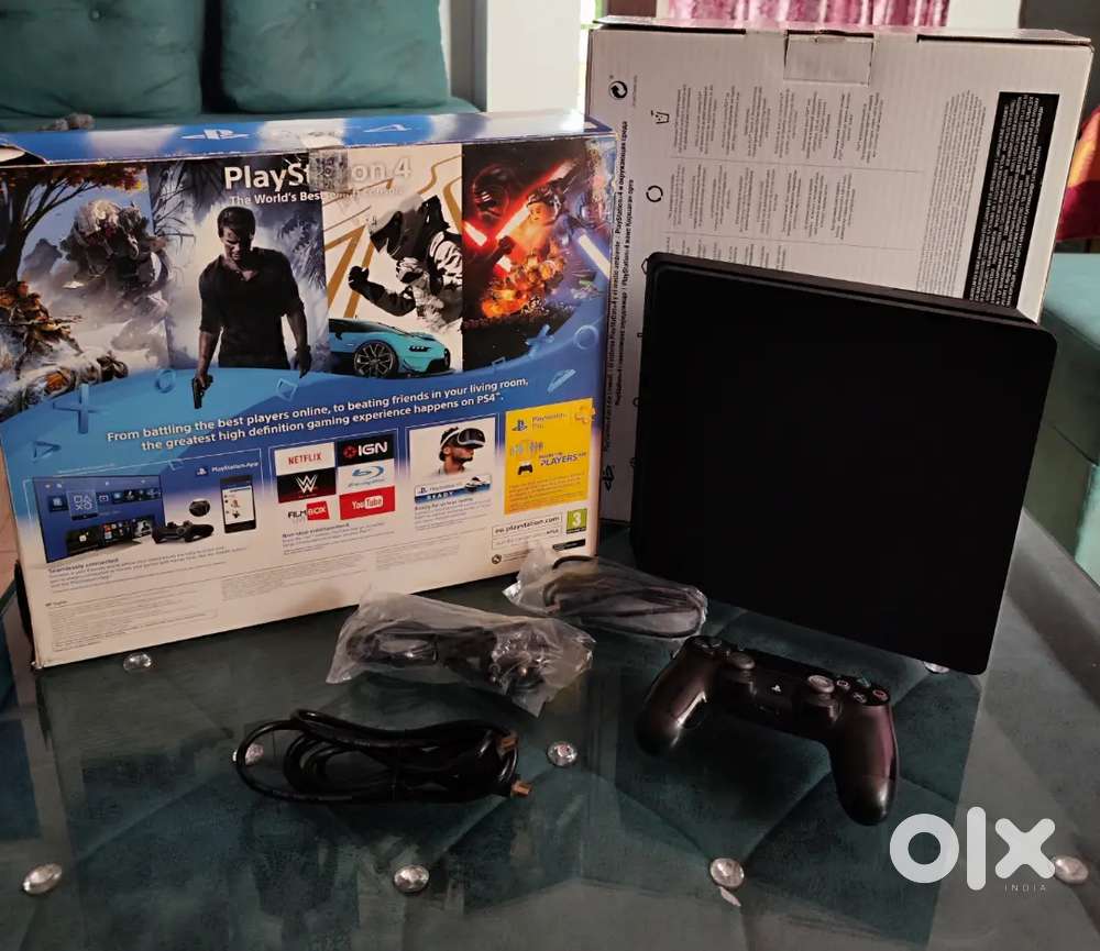 PS4 (9.00 FW) with box and all original accessories