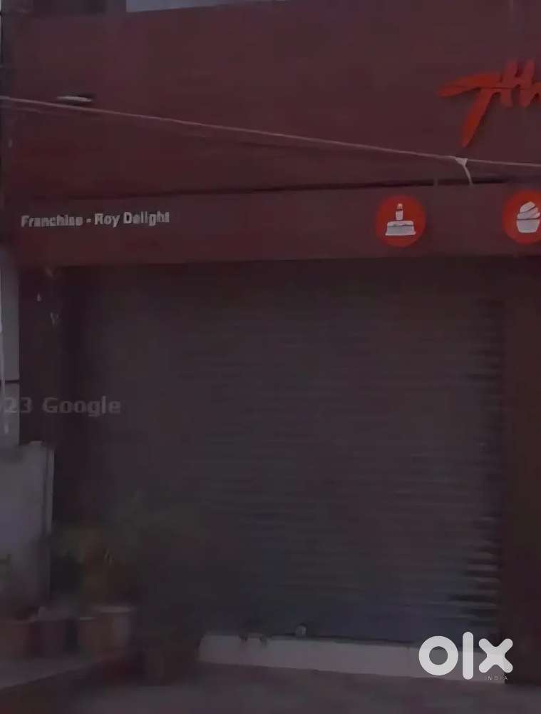 300 sq.ft shop for rent on Phulwari main road near golamber