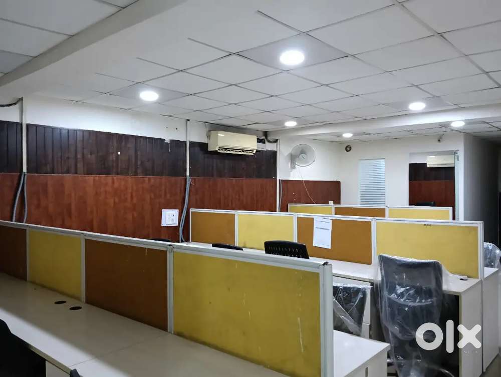 3 director cabin 1 conference 30 workstation luxury office space