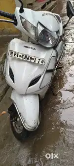 Scooty Activa gadi ek ek dum kadak h