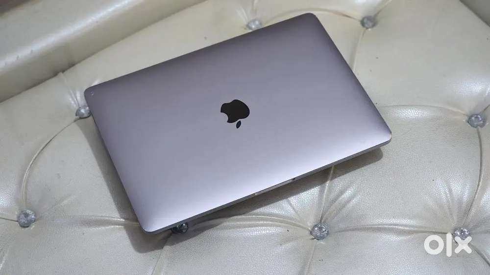 Apple Macbook Pro i5 16GB Ram 256gb Apple SSD Touchbar Touch