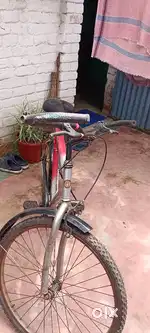 Good condition cycle with front tyre new
