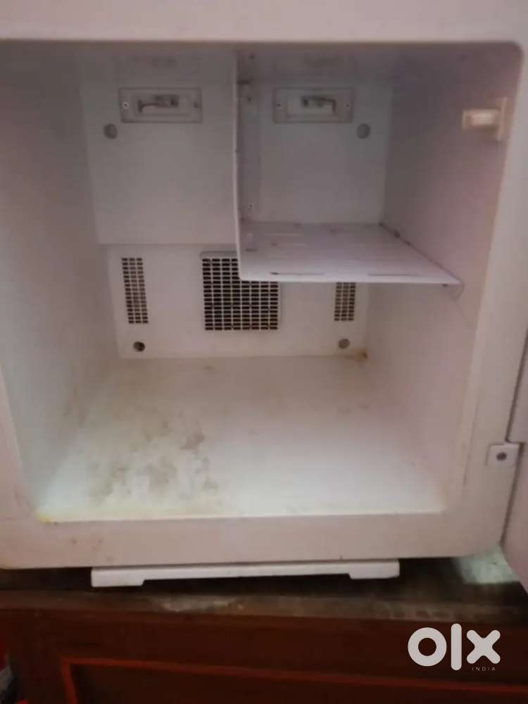 Mini fridge