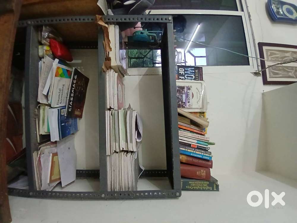 Metal bookshelf