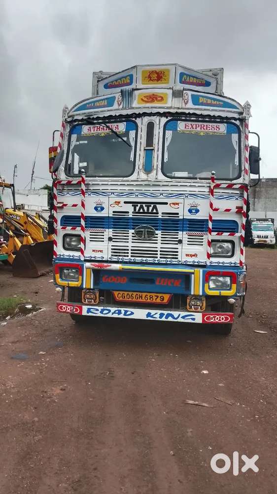 2017 model 14 tyre tata gadi