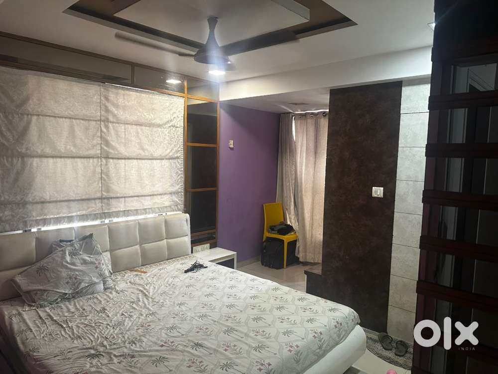 Flat for sell in 82 lakh.