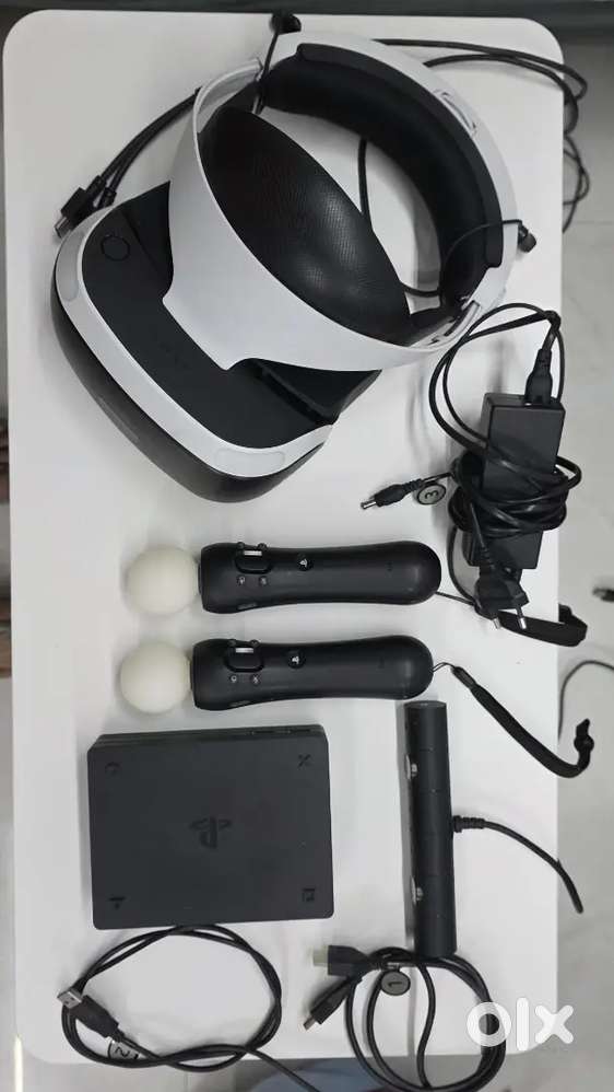 Sony PS VR (V1)Full Set+Move Controllers+Camera – Excellent Condition