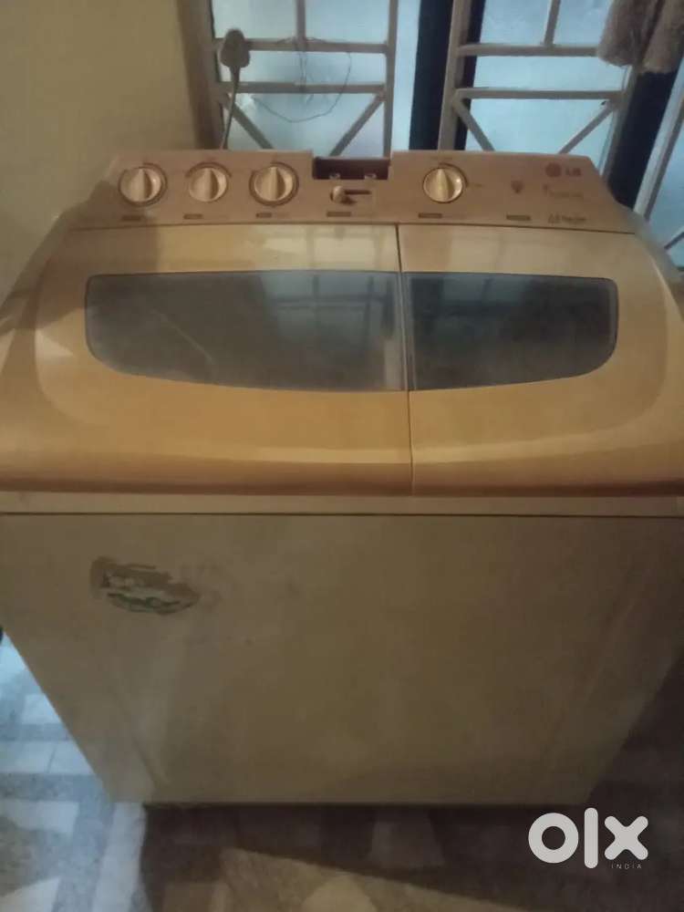 LG Semi Automatic washing machine