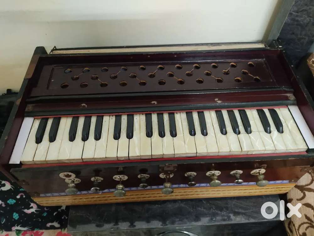 Harmonium premium