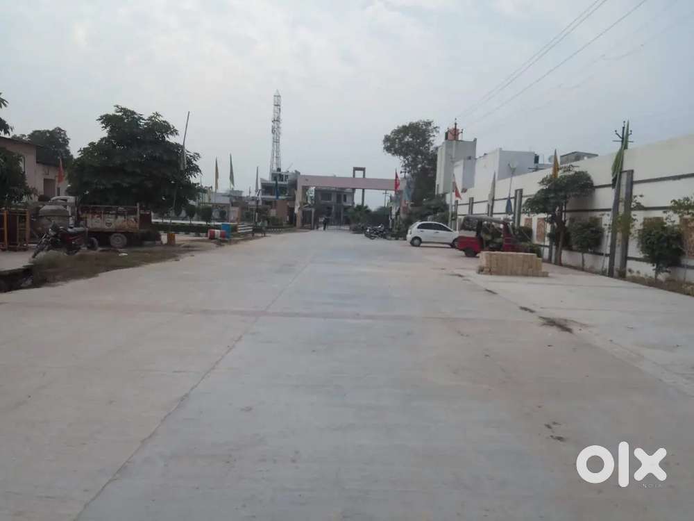 3 bedroom set in semi furnished condition